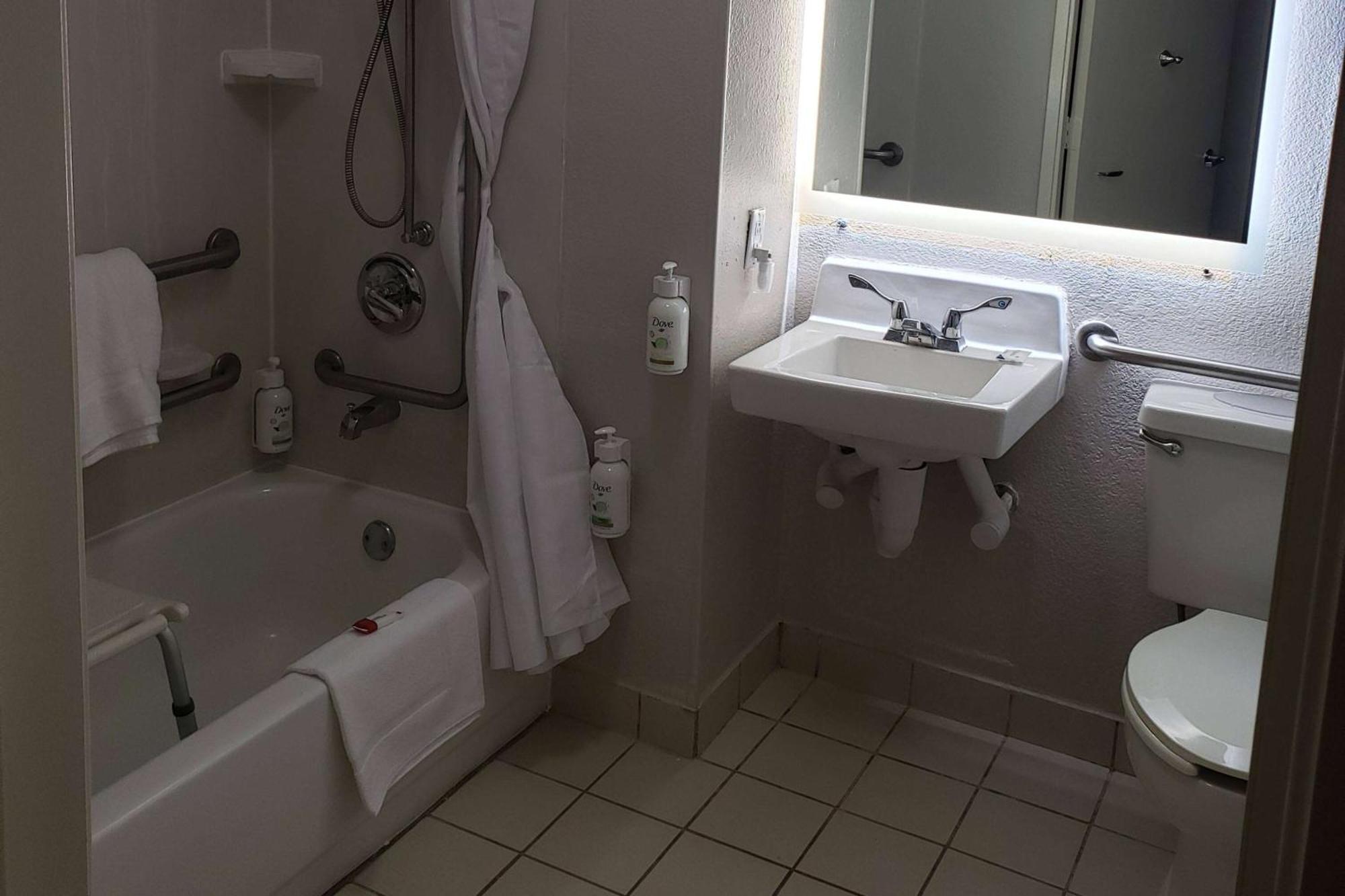 Wingate By Wyndham Dayton North Hotel Ngoại thất bức ảnh